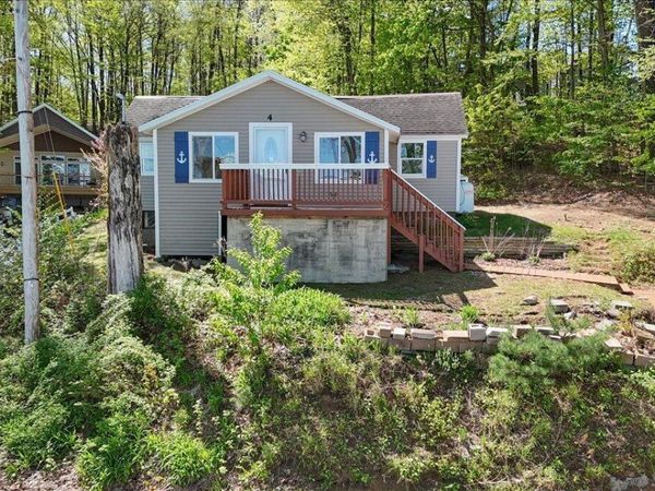 4 Aft Court, Saratoga Springs, NY 12866