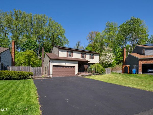 51 Aspen Circle, Albany, NY 12208