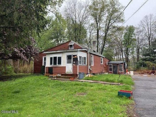 1072 Climax Avenue, Schenectady, NY 12304