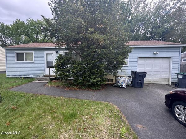9 Mary Hadge Drive, Colonie, NY 12309