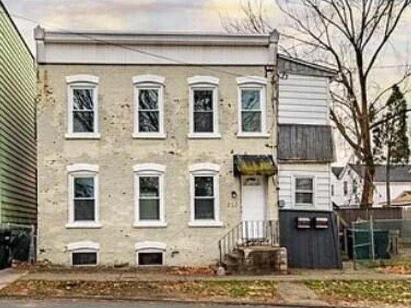 22 Cottage Street, Troy, NY 12180