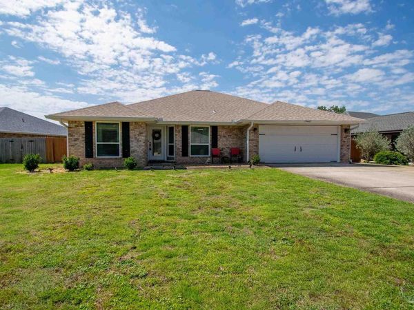 9687 Parker Lake Cir, Navarre, FL 32566