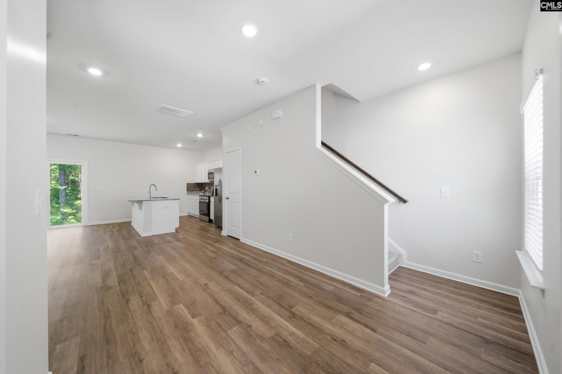 828 Yellow Swan Lane  Photo 4