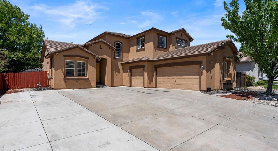 5437 Ebbetts Pass Drive, Sparks, NV 89436 Photo