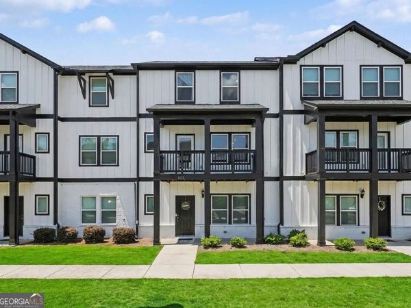 823 Mackay Creek, Woodstock, GA 30188