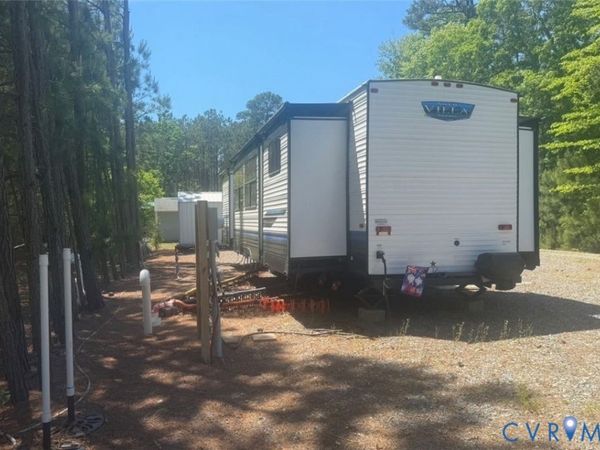 13 W Parker Road , Reedville, VA 22539