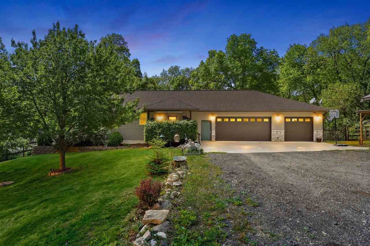 2457 125th Dr, Marengo, IA 52301 Main Photo