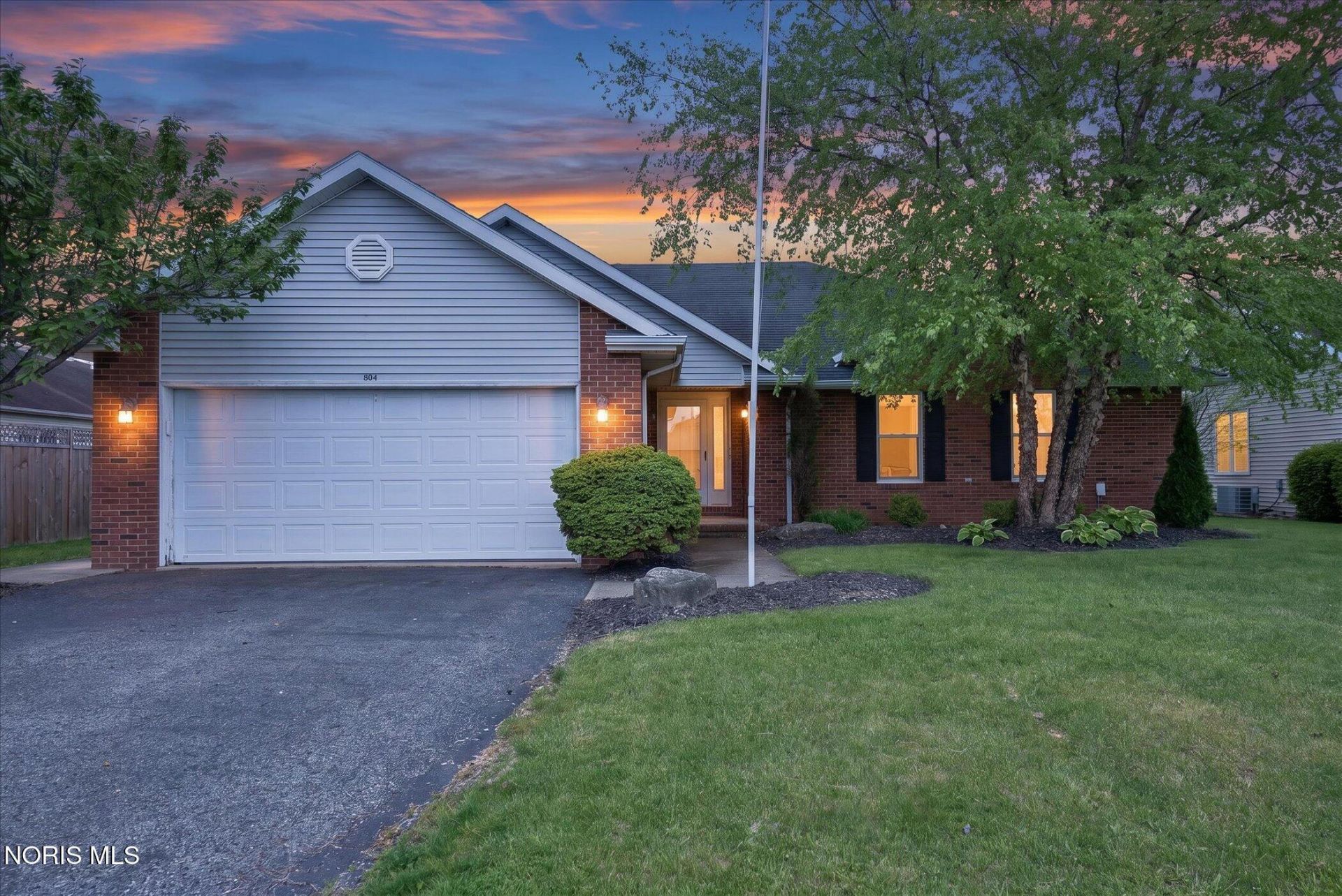 804 Hunters Creek Drive, Findlay, OH 45840 Main Photo