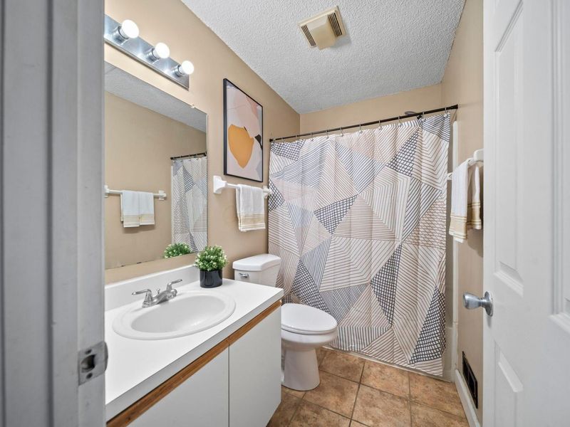 5398 Coral Berry Drive , Unit 70D, Columbus, OH 43235 Photo 25