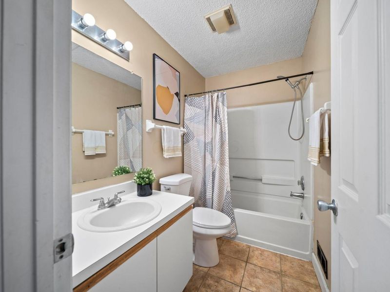 5398 Coral Berry Drive , Unit 70D, Columbus, OH 43235 Photo 26