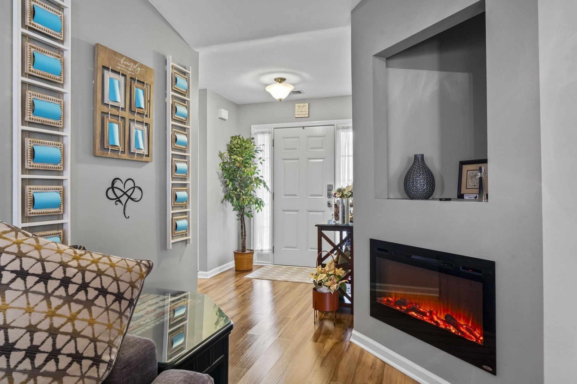 300 Conchal Ct.  Photo 4