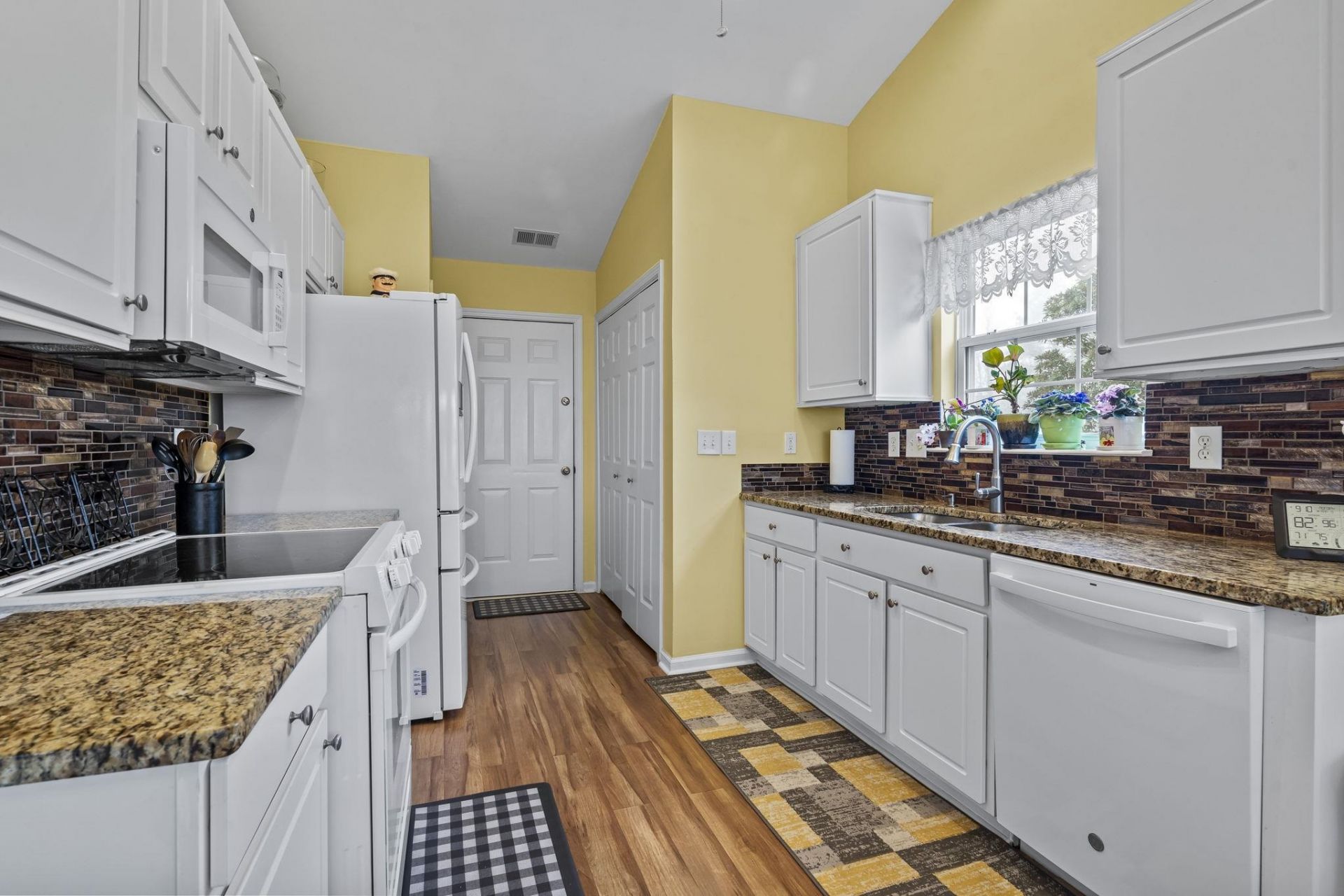 300 Conchal Ct.  Photo 8