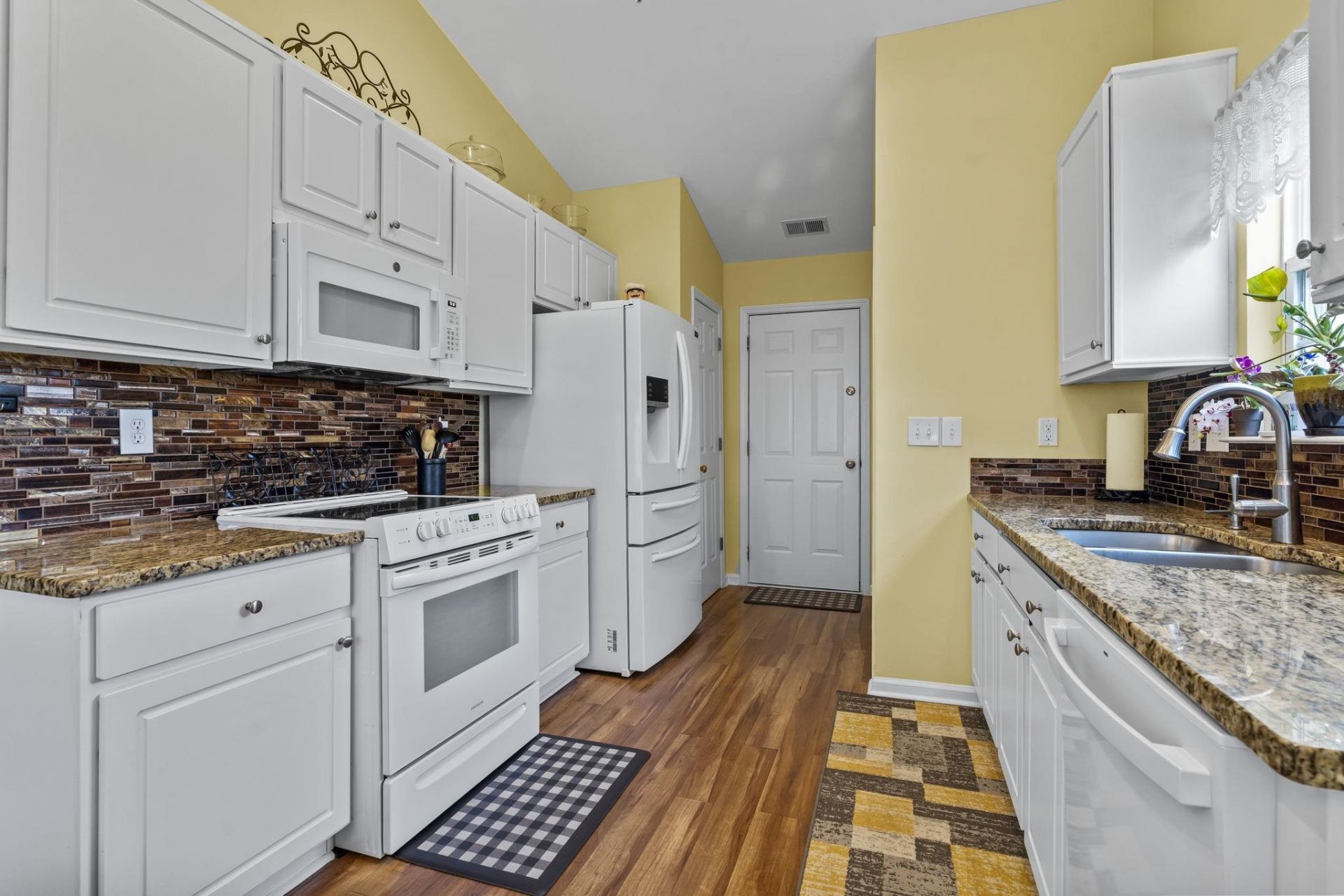 300 Conchal Ct.  Photo 9