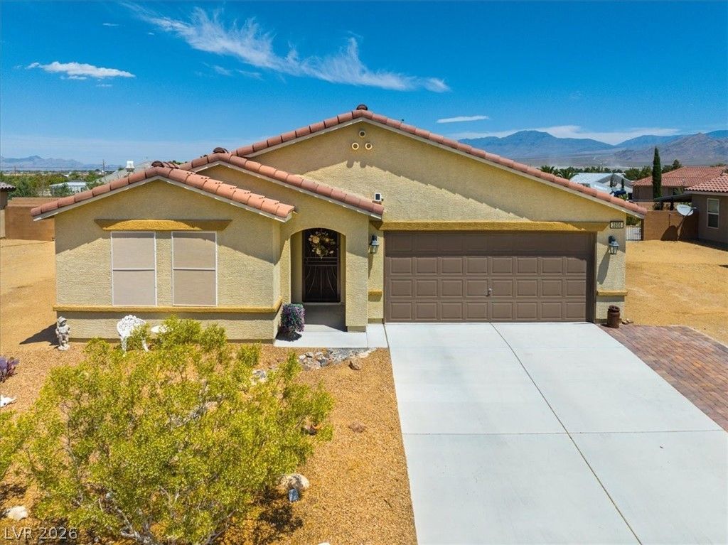3806 E Gunnison Avenue, Pahrump, NV 89061 Main Photo