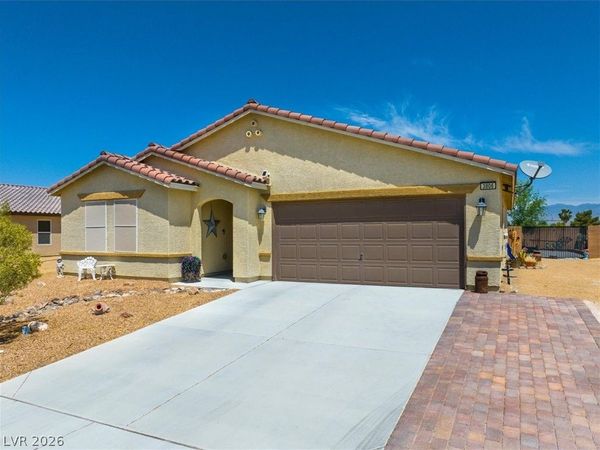 3806 E Gunnison Avenue , Pahrump, NV 89061