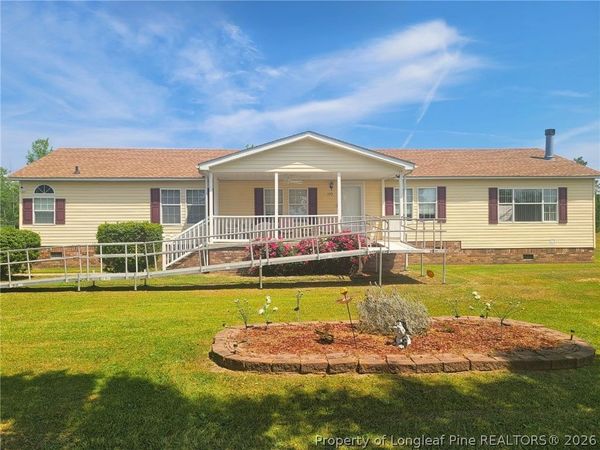100 L McMillian Road , Raeford, NC 28376
