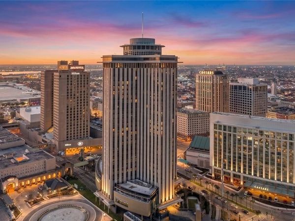 2 CANAL Street, Unit 2606, New Orleans, LA 70130