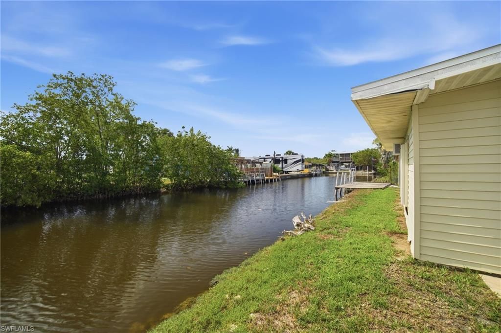 112 Cardinal Ct, Everglades City, FL 34141 Photo