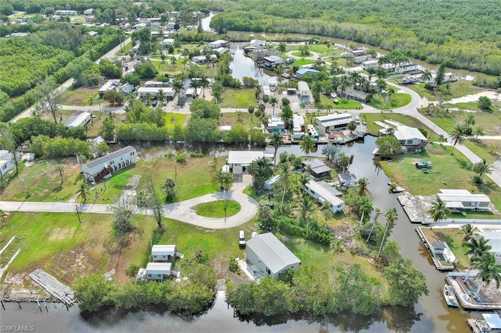 112 Cardinal Ct, Everglades City, FL 34141 Photo