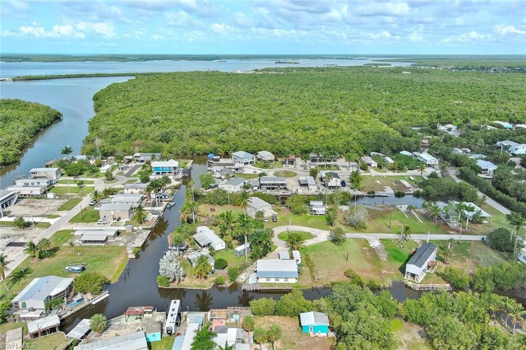 112 Cardinal Ct, Everglades City, FL 34141 Photo