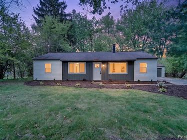 1609 Gilcrest Avenue, East Lansing, MI 48823