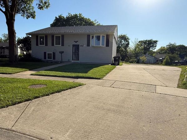 424 Rambler Place , Streamwood, IL 60107