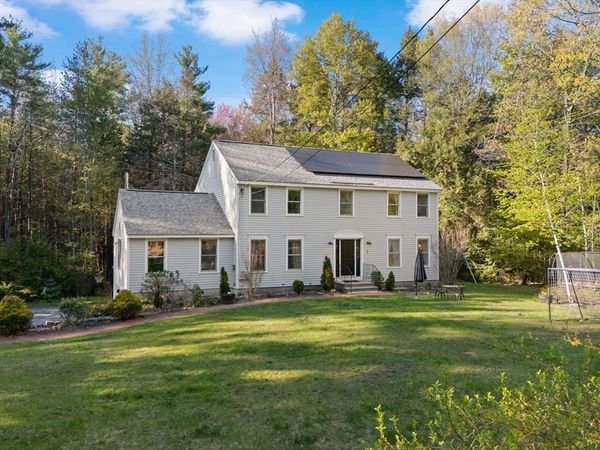 2 Wildwood Dr, Brookline, NH 03033