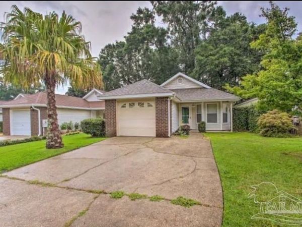 8138 Treetop Ln, Pensacola, FL 32514