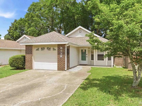 8138 Treetop Ln, Pensacola, FL 32514