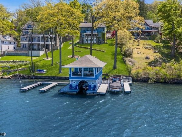 497 Windemere Ave, Mount Arlington, NJ 07856