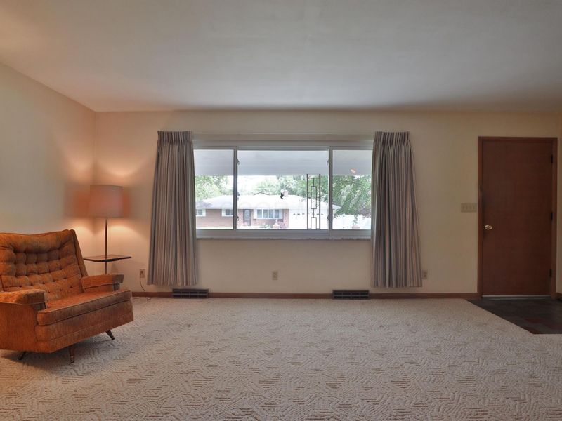 999 Brentford Drive, Columbus, OH 43220 Photo 10