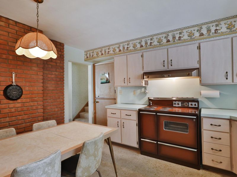 999 Brentford Drive, Columbus, OH 43220 Photo 13