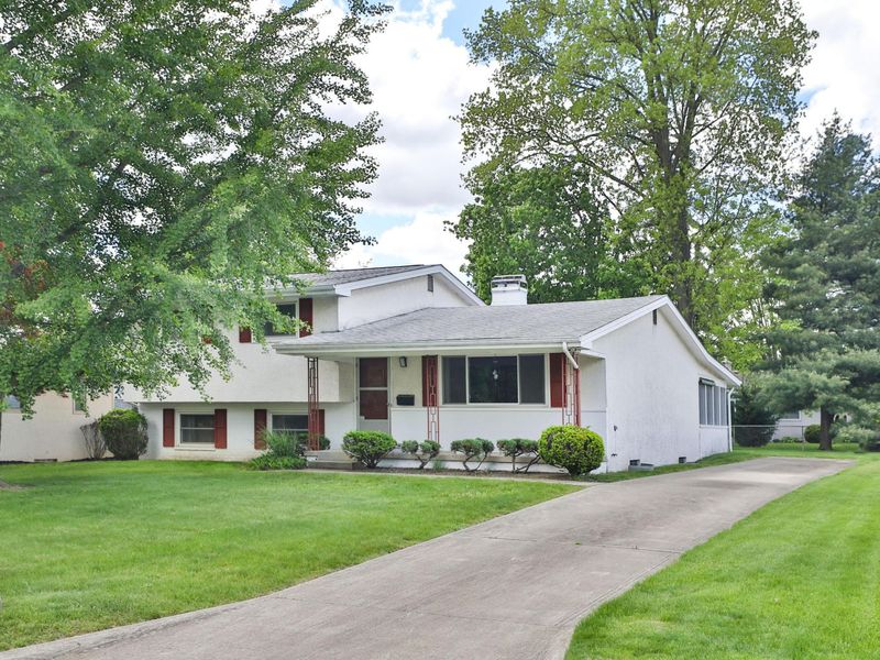 999 Brentford Drive, Columbus, OH 43220 Photo 2