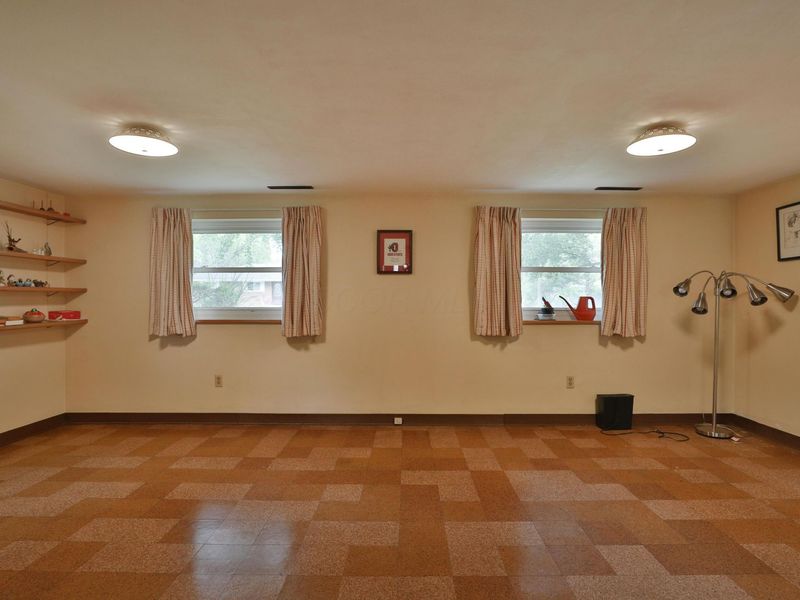 999 Brentford Drive, Columbus, OH 43220 Photo 31