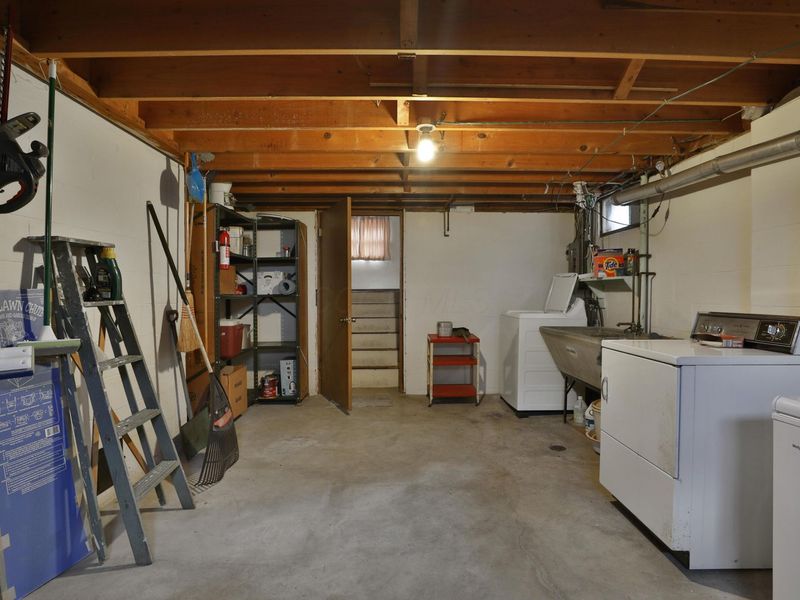 999 Brentford Drive, Columbus, OH 43220 Photo 34