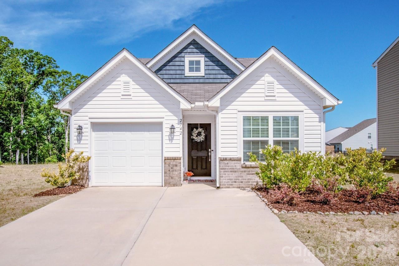 2742 Legacy Ridge Lane, Catawba, NC 28609 Main Photo