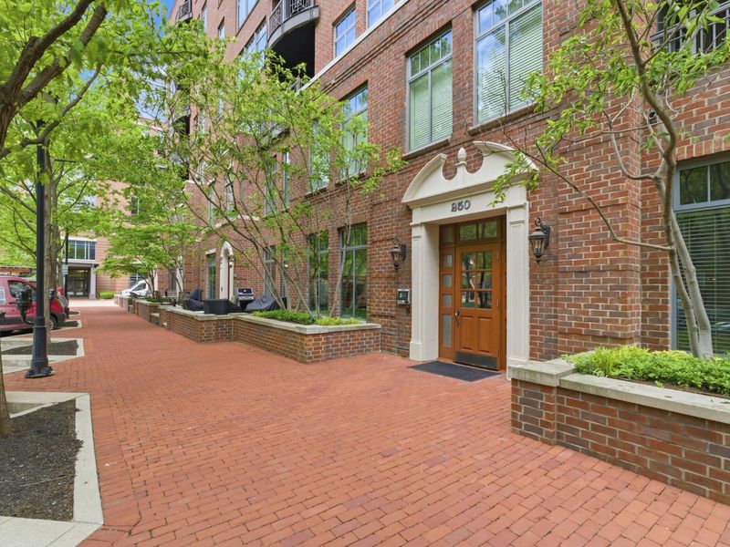 250 Daniel Burnham Square , Unit 305, Columbus, OH 43215 Photo 2