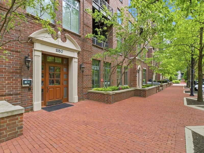 250 Daniel Burnham Square , Unit 305, Columbus, OH 43215 Photo 3