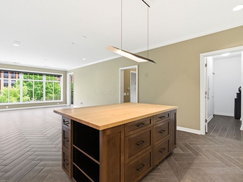 250 Daniel Burnham Square , Unit 305, Columbus, OH 43215 Photo 9
