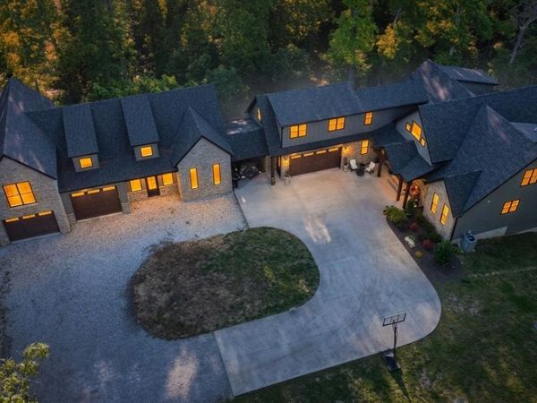 950 Regal Heights Lane , Galena, MO 65656