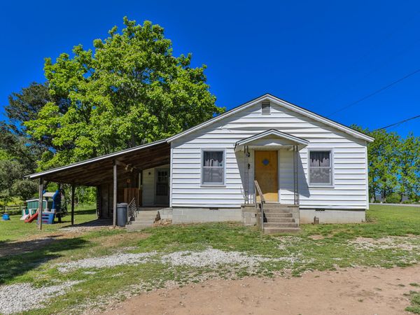 1770 W Parkview Street , Bolivar, MO 65613