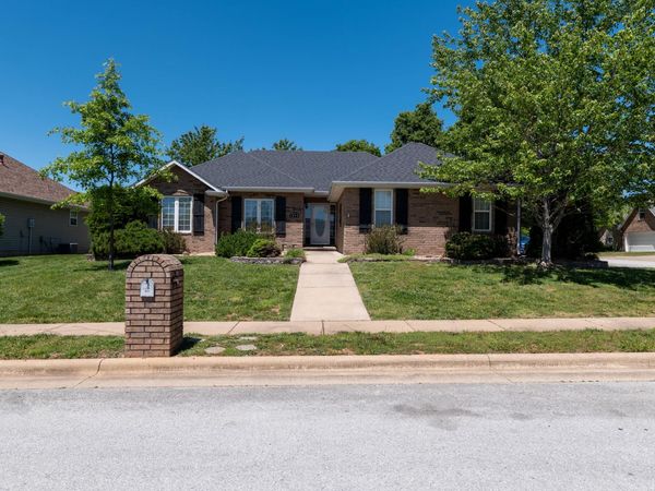 1343 W Berkshire Avenue , Nixa, MO 65714