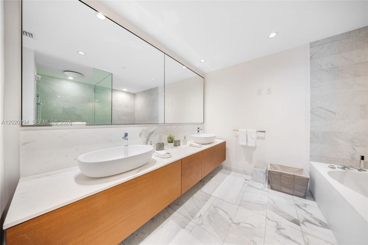 10201 Collins Ave, Unit 305, Bal Harbour, FL 33154 Photo