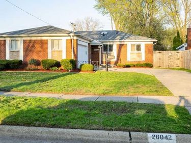 26042 Dover Avenue, Warren, MI 48089