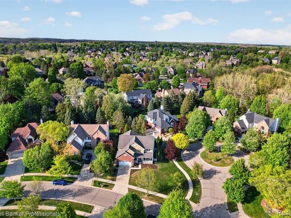 1357 Kentfield Drive, Rochester, MI 48307