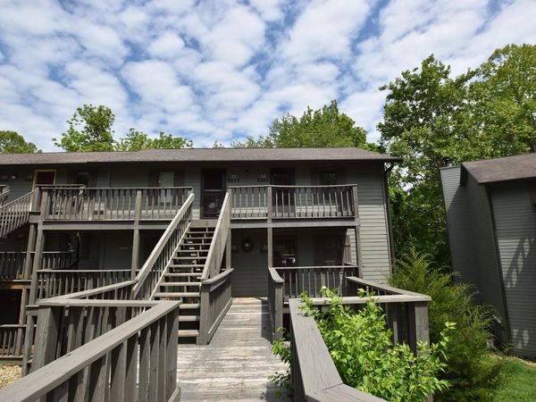9245 S Pointe Retreat Drive, Bloomington, IN 47401