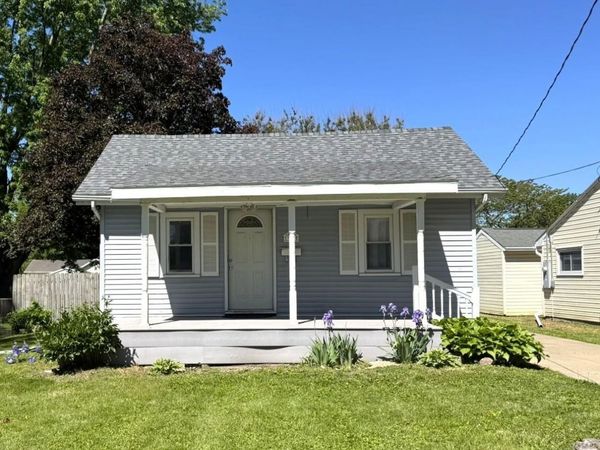 1384 CLARK Street, Galesburg, IL 61401
