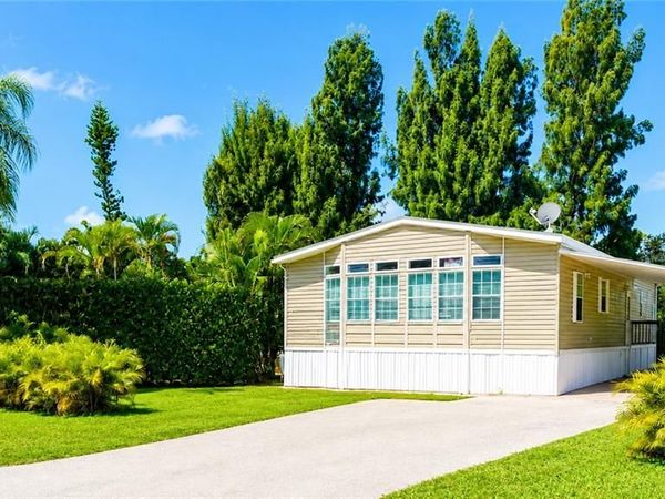 20472 Luettich LN , ESTERO, FL 33928