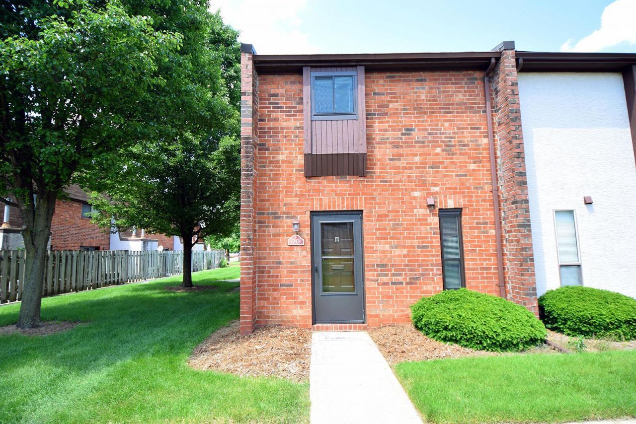 20 King Arthur Court, Unit 20, Westerville, OH 43081 Main Photo