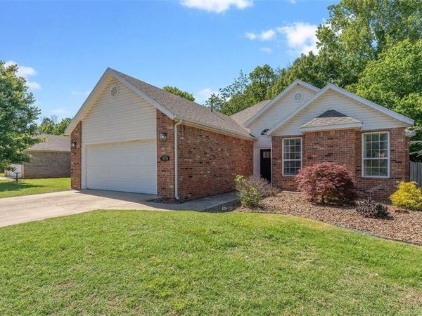 3036 Eaglecrest Circle, Springdale, AR 72762